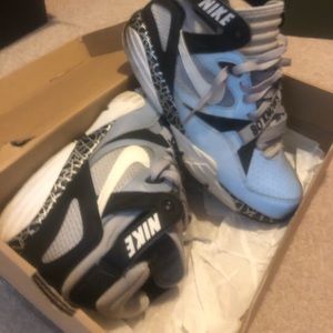 Nike Bo Knows 91 raiders OG sneakers